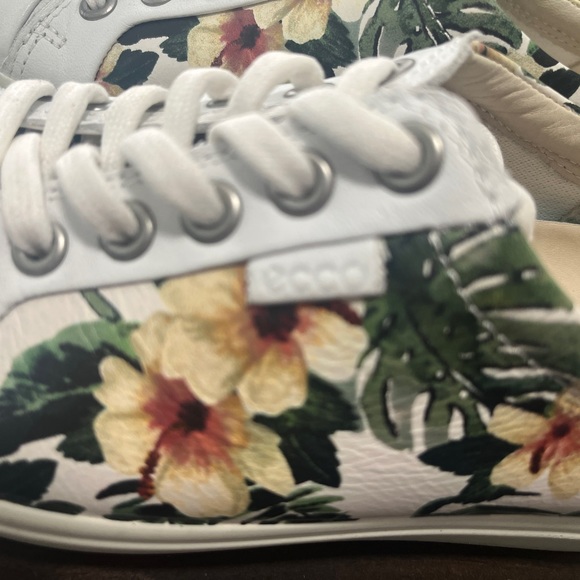 Size 4 Excellent condition Size 4 US - Picture 5 of 10